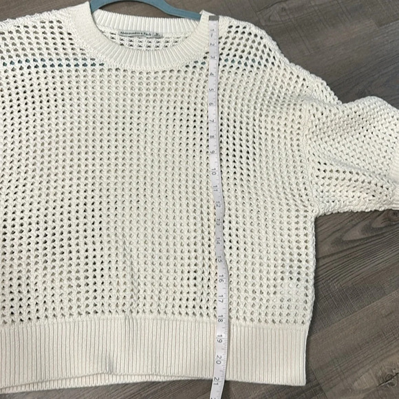 Abercrombie crochet sweater - Picture 6 of 6